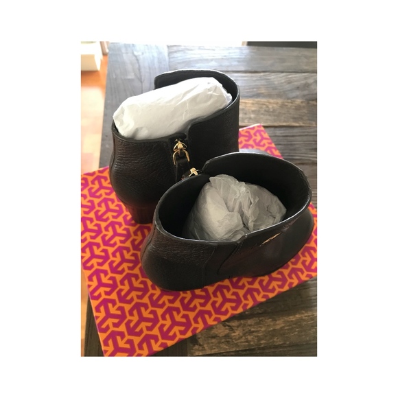 Leather ankle boots/booties - Picture 3 of 7